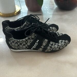 Black Coach Sneakers⭐️ use but in good condition